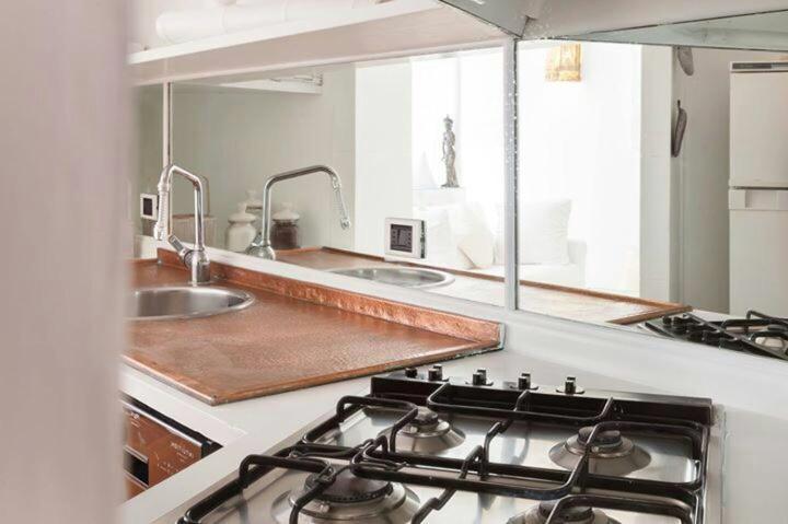 Апартаменты Navona Color Vicolo Delle Vacche Рим Экстерьер фото