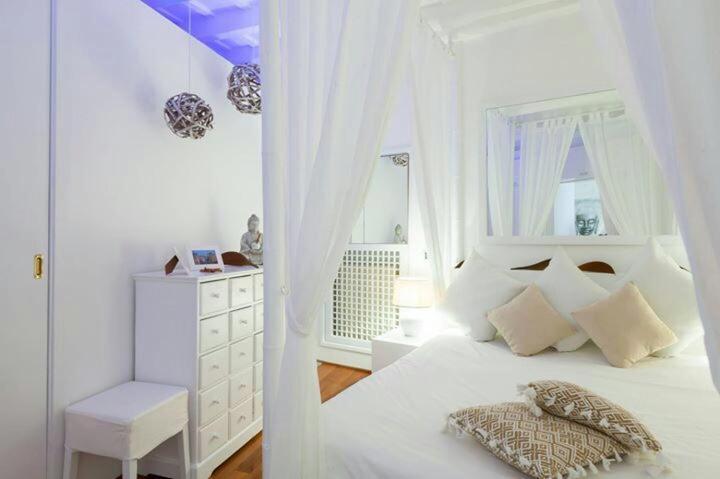 Апартаменты Navona Color Vicolo Delle Vacche Рим Экстерьер фото